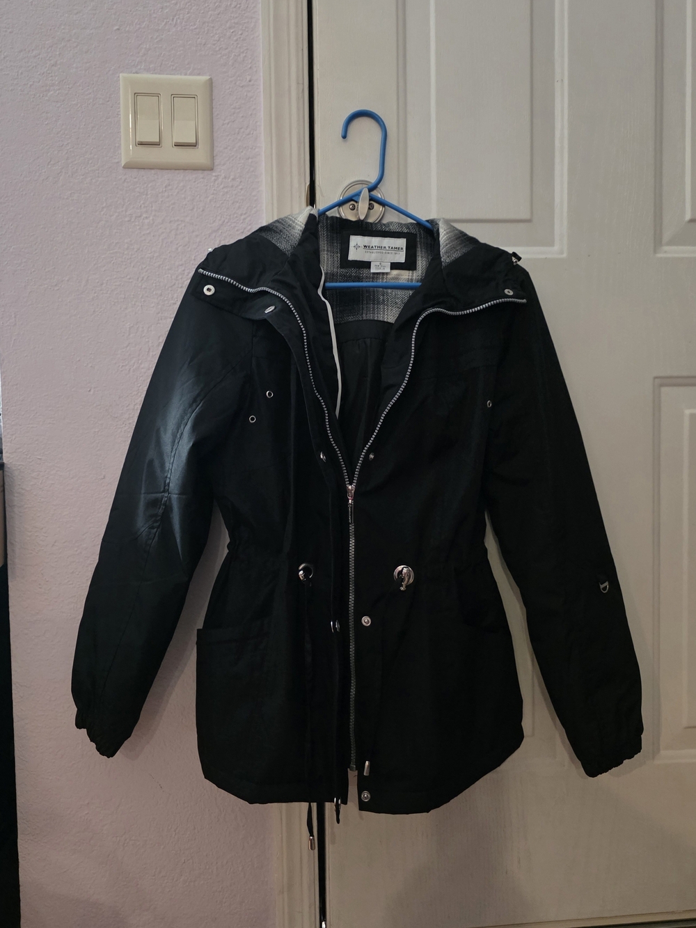 NWOT- Weather Tamer Small Womens  Black Weatherproof Hooded Puffer Jacket